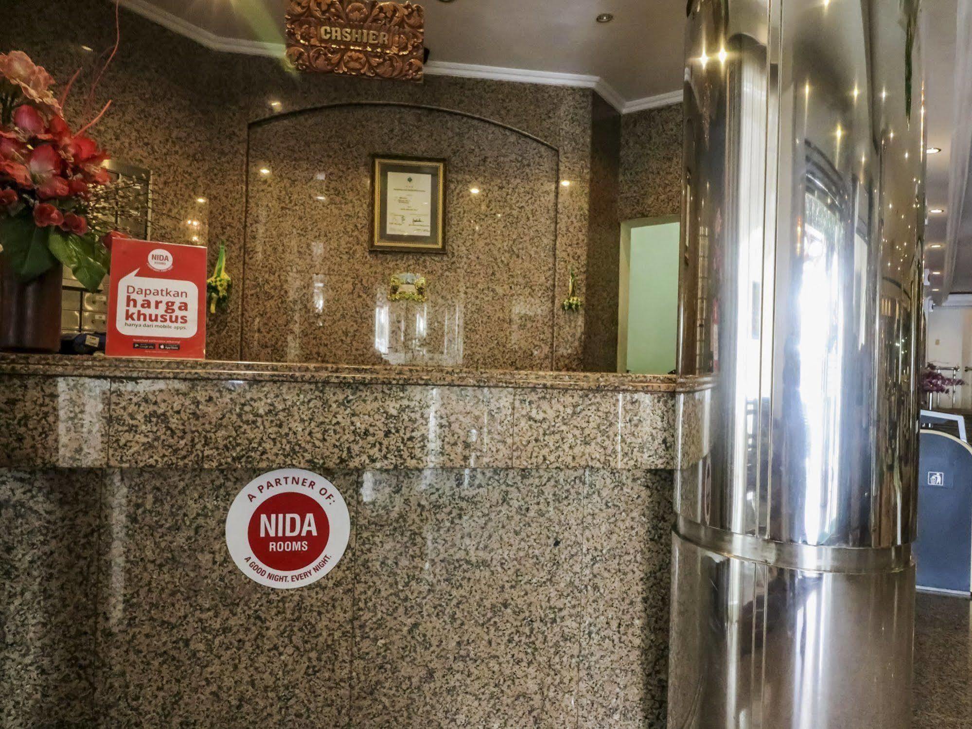 Hotel Yasmin Makassar Mitra Reddoorz Zewnętrze zdjęcie