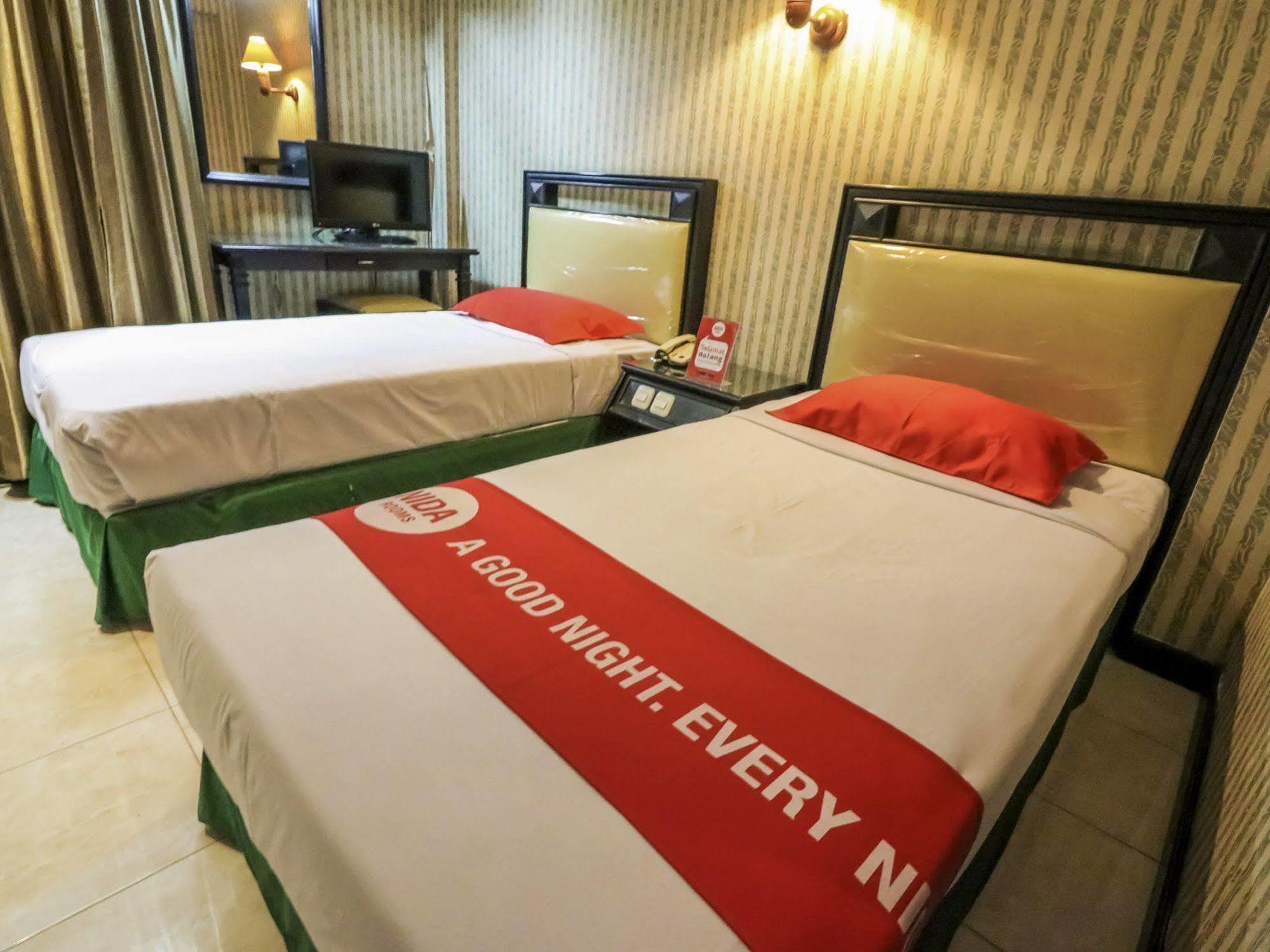 Hotel Yasmin Makassar Mitra Reddoorz Zewnętrze zdjęcie